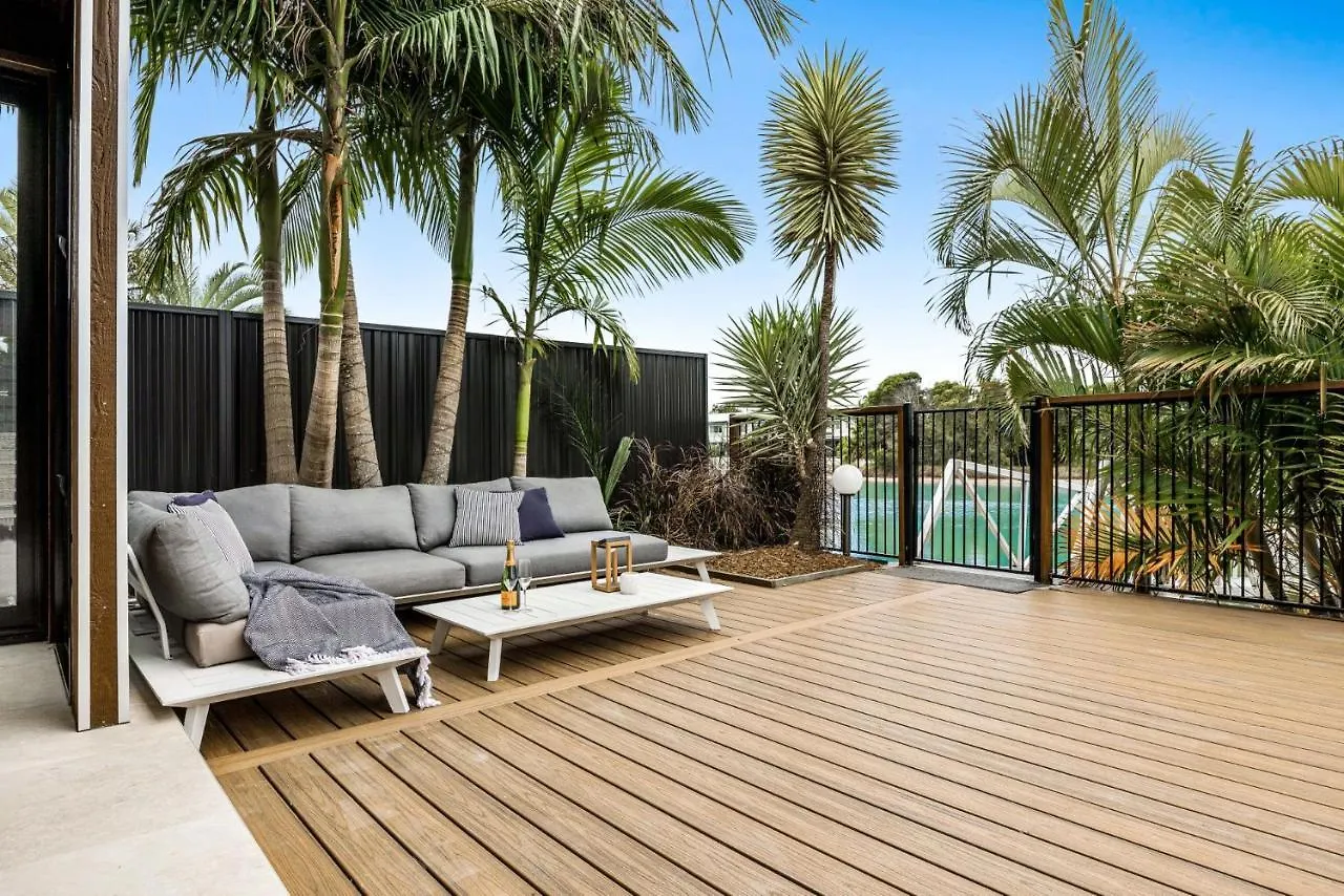 Holiday home 7 Bedroom Home On Mooloolaba Canal