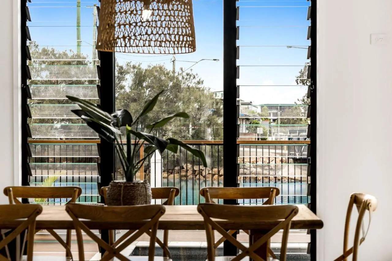 Holiday home 7 Bedroom Home On Mooloolaba Canal
