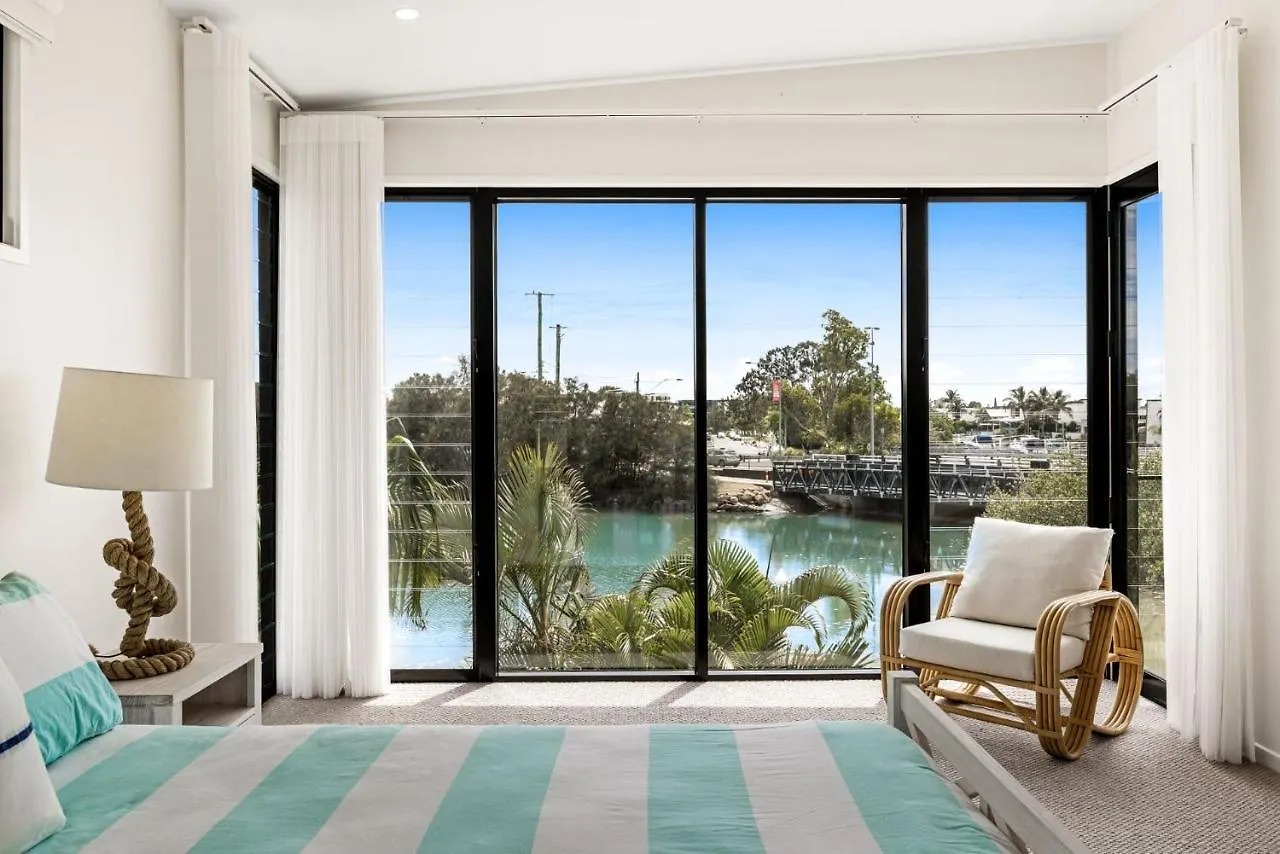 7 Bedroom Home On Mooloolaba Canal
