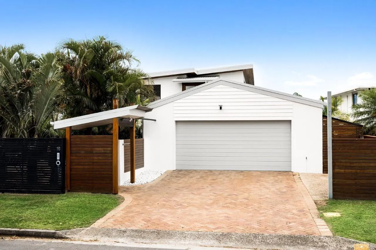 Holiday home 7 Bedroom Home On Mooloolaba Canal Australia